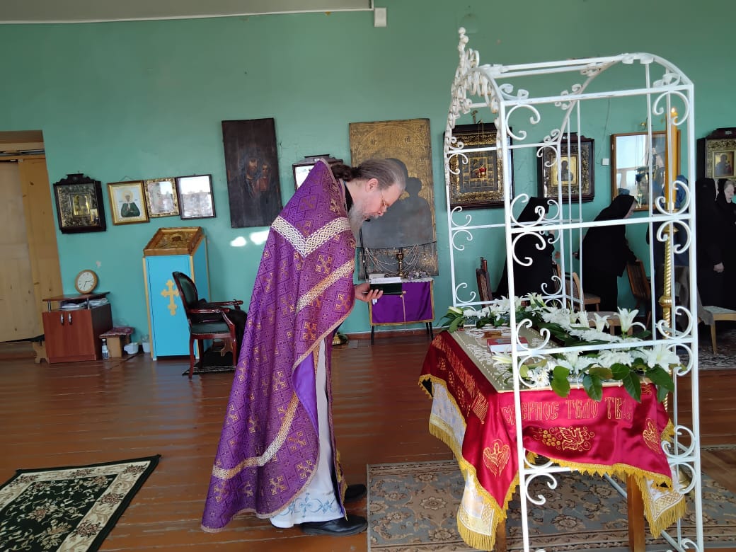 Вечерня (вынос Святой Плащаницы) 14 апреля 2023