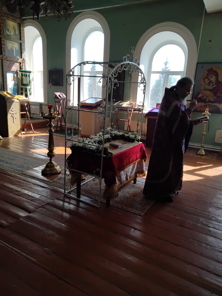 Вечерня (вынос Святой Плащаницы) 14 апреля 2023