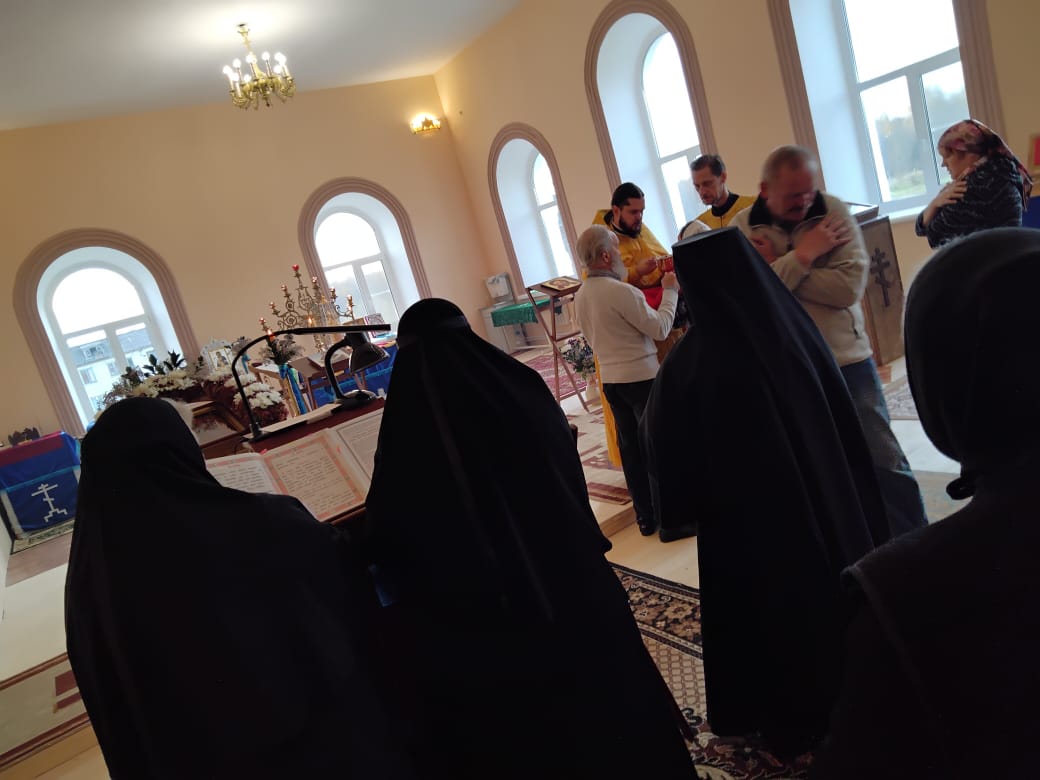 Божественная Литургия 15 октября 2023