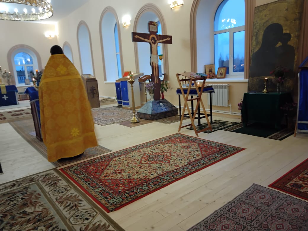 Вечерня, утреня с полиелеем 17 октября 2023