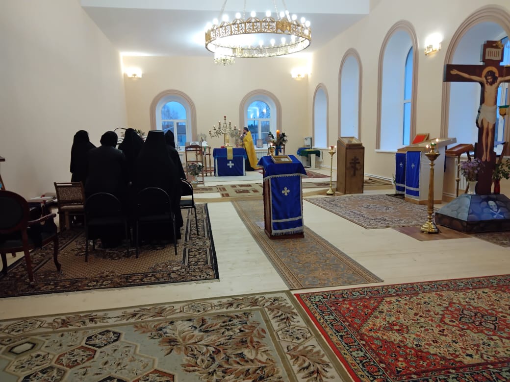 Вечерня, утреня с полиелеем 17 октября 2023