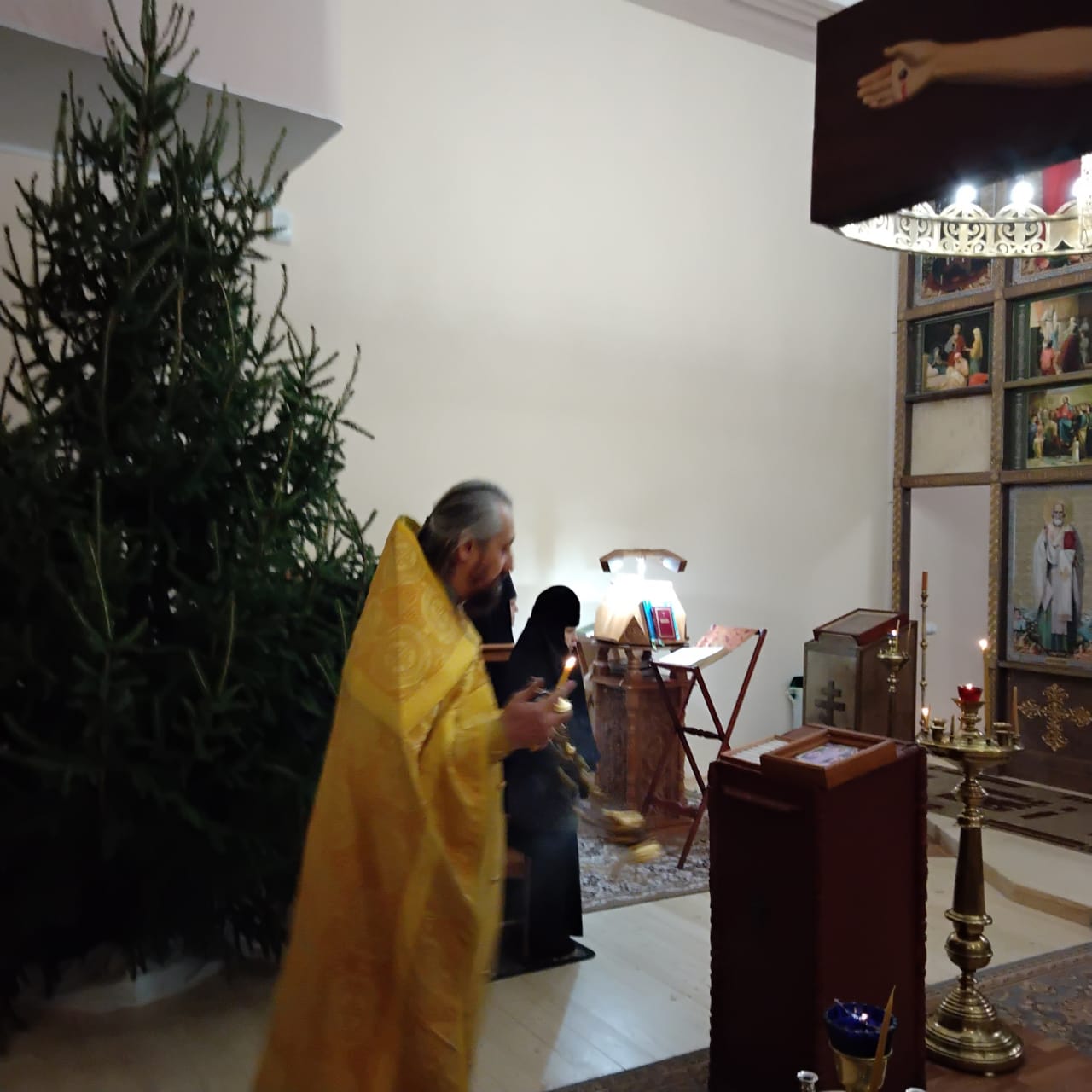 Божественная Литургия 5 января 2025