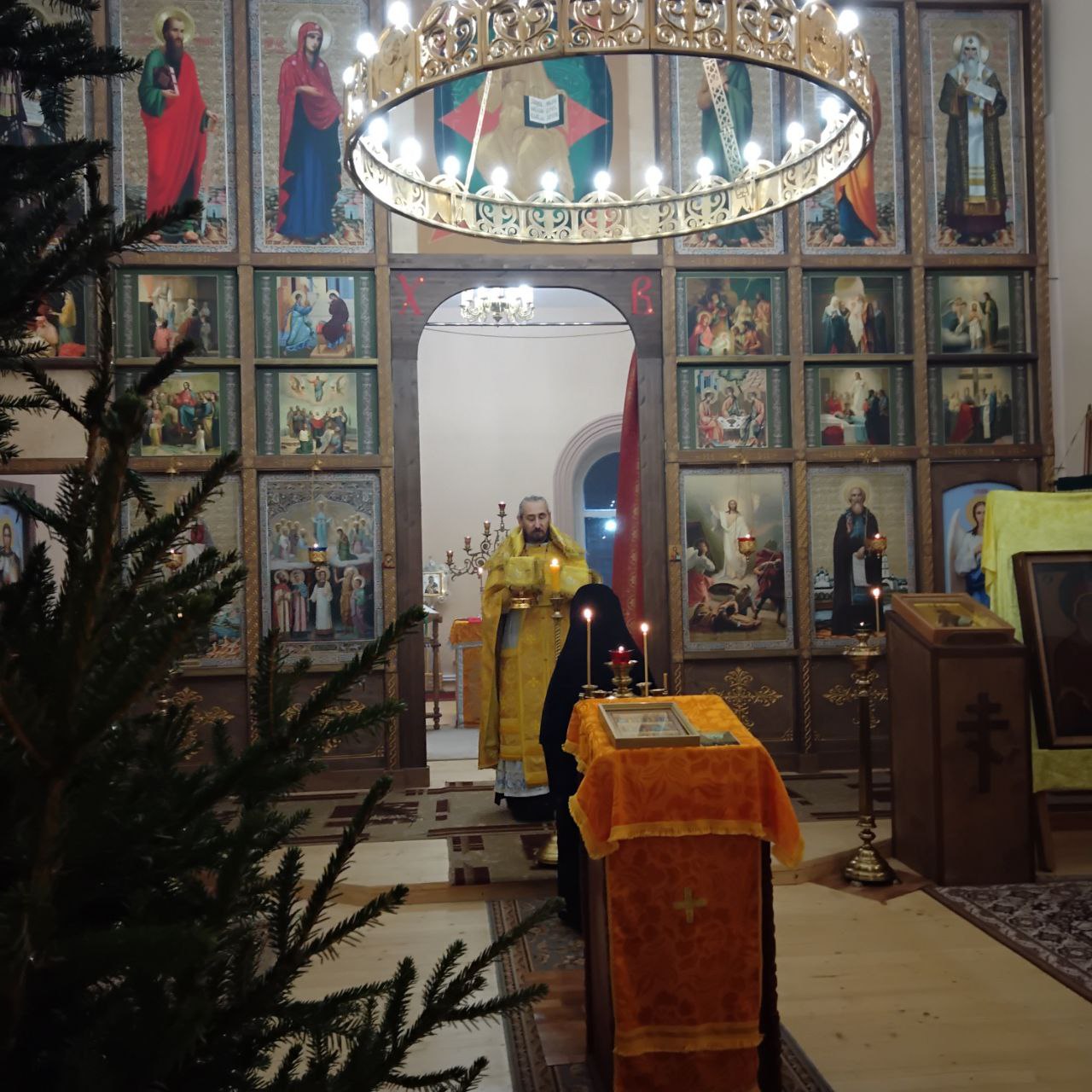 Новогодний молебен и Ночная Божественная Литургия 1 января 2026