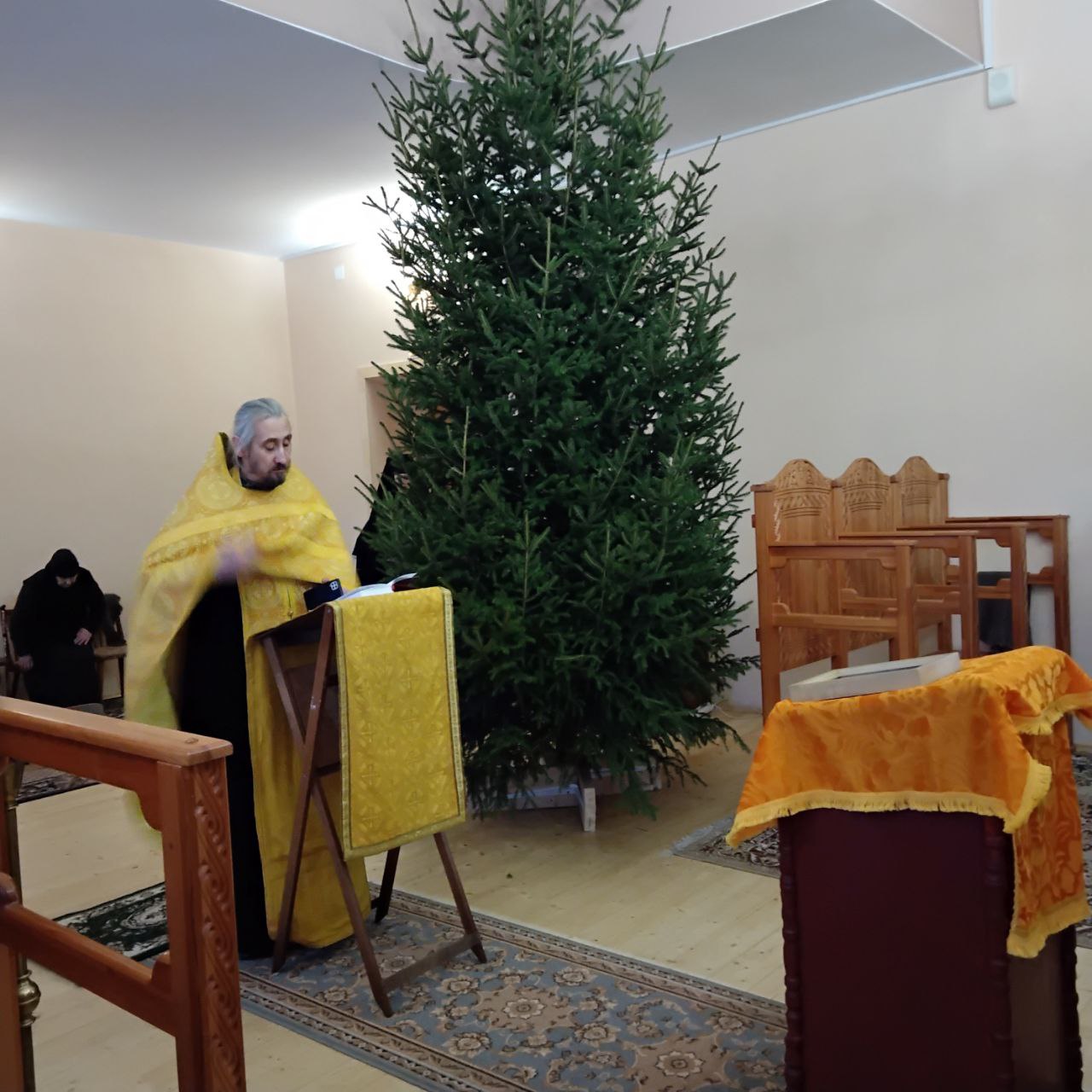 Новогодний молебен и Ночная Божественная Литургия 1 января 2026