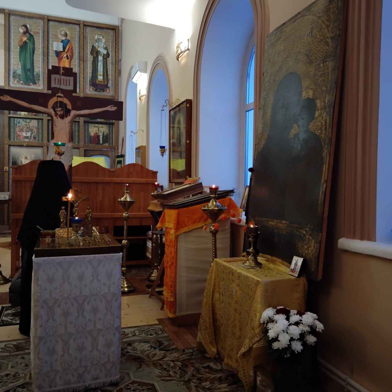 Новогодний молебен и Ночная Божественная Литургия 1 января 2026