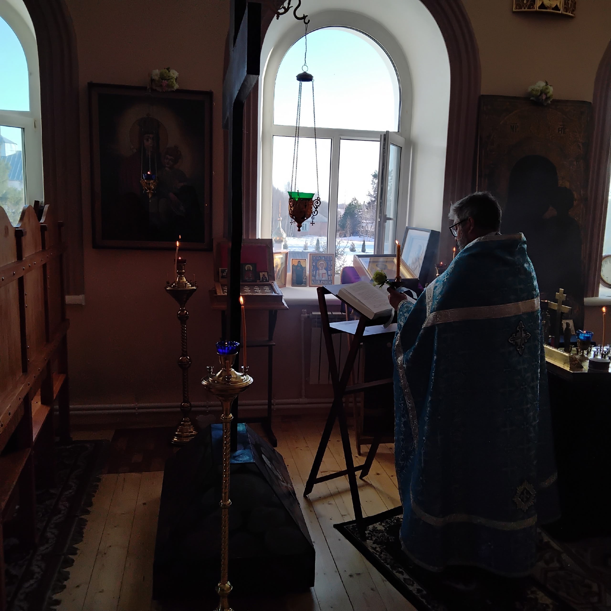 Утреня с акафистом Пресвятой Богородице 28 марта 2026